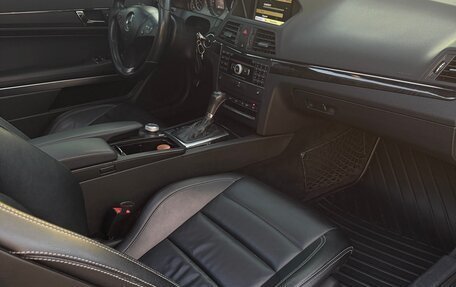 Mercedes-Benz E-Класс, 2010 год, 1 160 000 рублей, 13 фотография