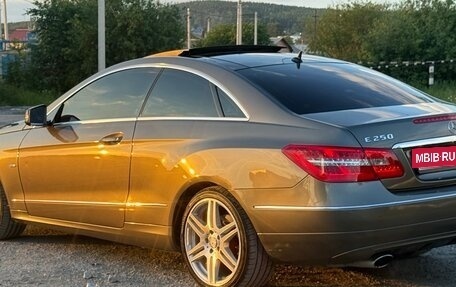 Mercedes-Benz E-Класс, 2010 год, 1 160 000 рублей, 3 фотография