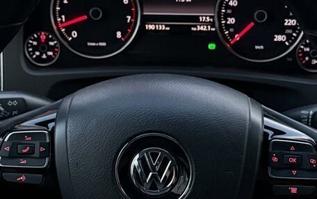 Volkswagen Touareg III, 2013 год, 2 399 000 рублей, 14 фотография
