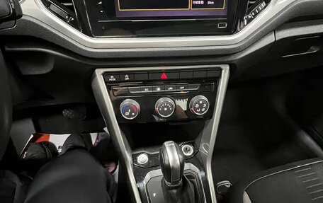 Volkswagen T-Roc I, 2023 год, 1 360 000 рублей, 15 фотография