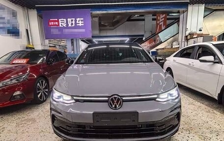 Volkswagen Golf VIII, 2023 год, 1 760 000 рублей, 1 фотография