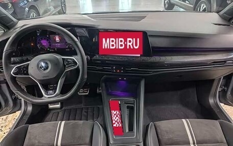 Volkswagen Golf VIII, 2023 год, 1 760 000 рублей, 8 фотография