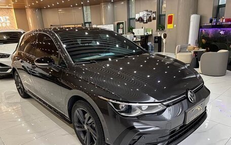 Volkswagen Golf VIII, 2023 год, 1 555 000 рублей, 2 фотография