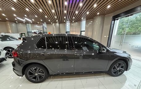 Volkswagen Golf VIII, 2023 год, 1 555 000 рублей, 3 фотография
