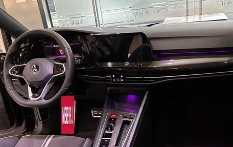 Volkswagen Golf VIII, 2023 год, 1 555 000 рублей, 14 фотография