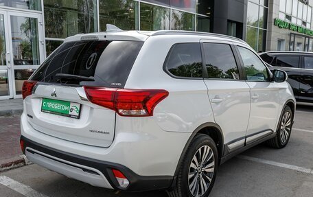 Mitsubishi Outlander III рестайлинг 3, 2019 год, 1 998 400 рублей, 5 фотография