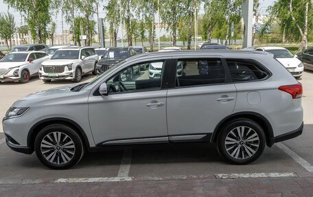 Mitsubishi Outlander III рестайлинг 3, 2019 год, 1 998 400 рублей, 2 фотография