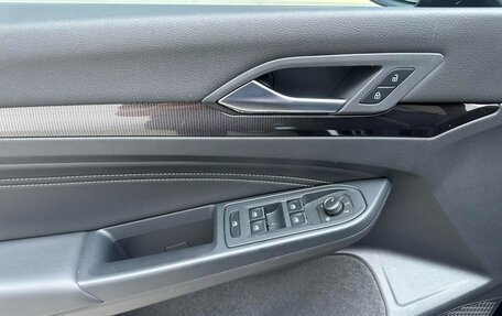 Volkswagen Golf VIII, 2023 год, 1 380 000 рублей, 10 фотография