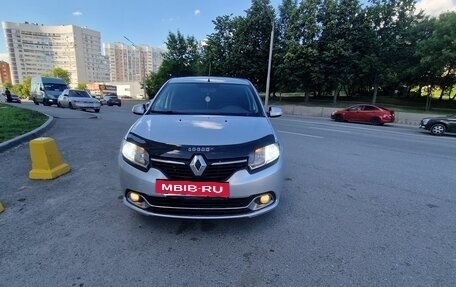 Renault Logan II, 2015 год, 570 000 рублей, 3 фотография