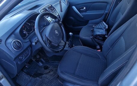 Renault Logan II, 2015 год, 570 000 рублей, 11 фотография