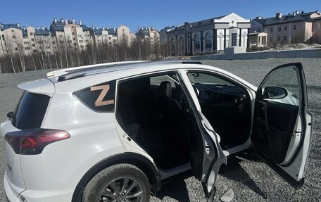 Toyota RAV4, 2017 год, 2 850 000 рублей, 11 фотография
