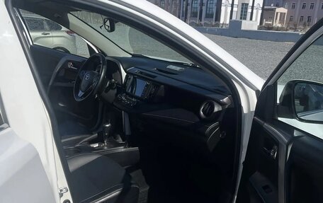 Toyota RAV4, 2017 год, 2 850 000 рублей, 21 фотография
