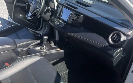 Toyota RAV4, 2017 год, 2 850 000 рублей, 20 фотография