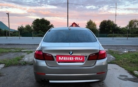 BMW 5 серия, 2011 год, 1 050 000 рублей, 2 фотография
