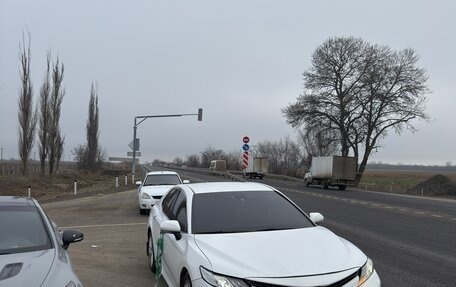 Toyota Camry, 2018 год, 1 850 000 рублей, 5 фотография