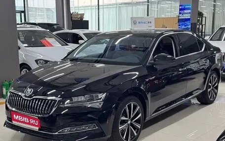 Skoda Superb III рестайлинг, 2023 год, 2 140 000 рублей, 1 фотография