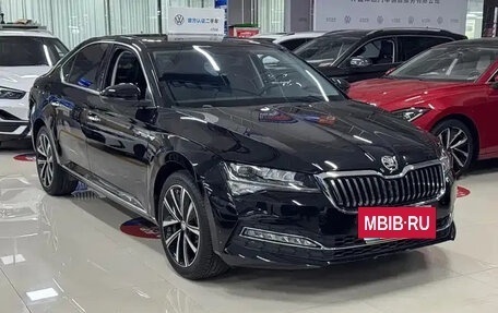 Skoda Superb III рестайлинг, 2023 год, 2 140 000 рублей, 2 фотография