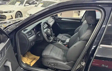 Skoda Superb III рестайлинг, 2023 год, 2 140 000 рублей, 10 фотография