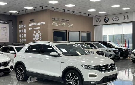 Volkswagen T-Roc I, 2022 год, 1 230 000 рублей, 3 фотография