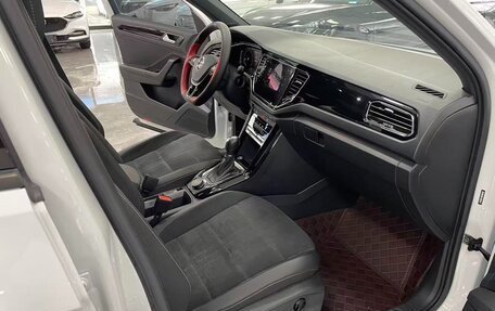Volkswagen T-Roc I, 2022 год, 1 230 000 рублей, 7 фотография