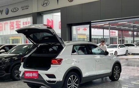 Volkswagen T-Roc I, 2022 год, 1 230 000 рублей, 11 фотография