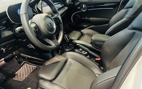 MINI Hatch, 2023 год, 8 фотография