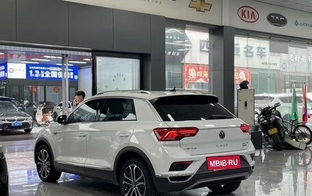 Volkswagen T-Roc I, 2022 год, 1 230 000 рублей, 12 фотография