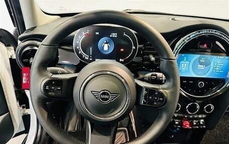 MINI Hatch, 2023 год, 13 фотография