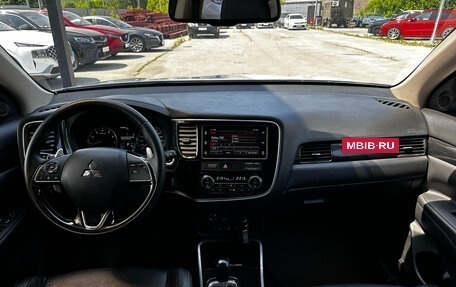 Mitsubishi Outlander III рестайлинг 3, 2017 год, 1 720 000 рублей, 13 фотография