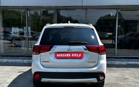 Mitsubishi Outlander III рестайлинг 3, 2017 год, 1 720 000 рублей, 5 фотография