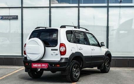 Chevrolet Niva I рестайлинг, 2018 год, 800 000 рублей, 2 фотография