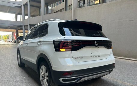 Volkswagen T-Cross I, 2022 год, 1 215 000 рублей, 6 фотография