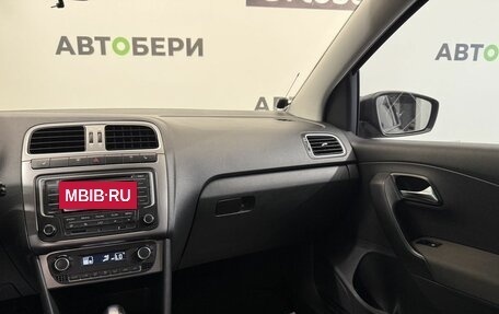 Volkswagen Polo VI (EU Market), 2015 год, 855 000 рублей, 21 фотография
