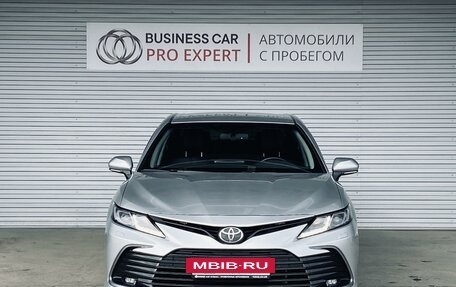 Toyota Camry, 2021 год, 3 249 000 рублей, 2 фотография