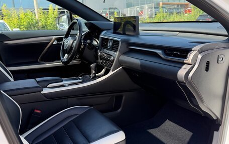 Lexus RX IV рестайлинг, 2019 год, 5 800 000 рублей, 12 фотография