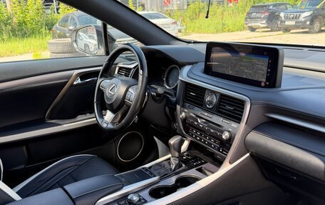 Lexus RX IV рестайлинг, 2019 год, 5 800 000 рублей, 15 фотография