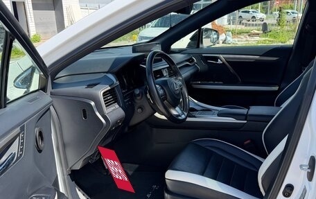 Lexus RX IV рестайлинг, 2019 год, 5 800 000 рублей, 11 фотография