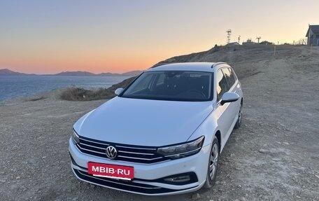Volkswagen Passat B8 рестайлинг, 2020 год, 2 400 000 рублей, 2 фотография