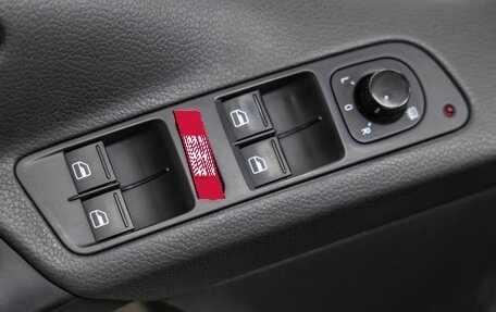 Volkswagen Tiguan I, 2011 год, 998 000 рублей, 15 фотография