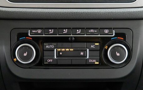 Volkswagen Tiguan I, 2011 год, 998 000 рублей, 20 фотография
