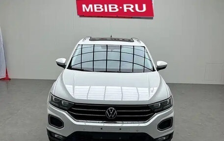 Volkswagen T-Roc I, 2023 год, 1 250 666 рублей, 1 фотография