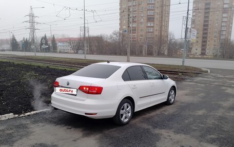 Volkswagen Jetta VI, 2015 год, 750 000 рублей, 2 фотография