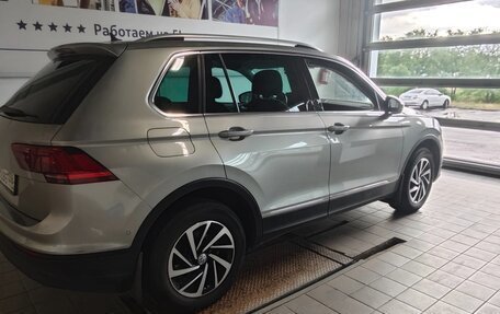 Volkswagen Tiguan II, 2018 год, 2 600 000 рублей, 5 фотография