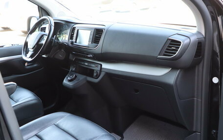 Peugeot Traveller I, 2019 год, 2 930 000 рублей, 13 фотография