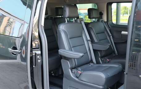 Peugeot Traveller I, 2019 год, 2 930 000 рублей, 21 фотография