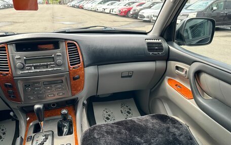 Toyota Land Cruiser 100 рестайлинг 2, 2003 год, 1 769 000 рублей, 15 фотография