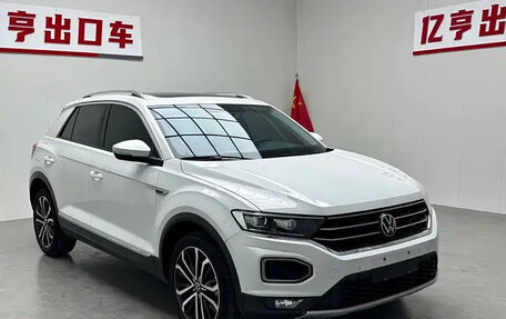 Volkswagen T-Roc I, 2023 год, 1 250 666 рублей, 2 фотография