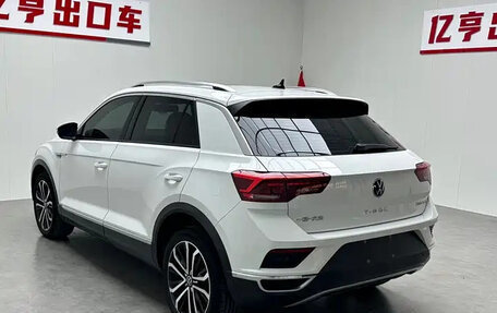 Volkswagen T-Roc I, 2023 год, 1 250 666 рублей, 4 фотография