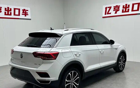 Volkswagen T-Roc I, 2023 год, 1 250 666 рублей, 6 фотография