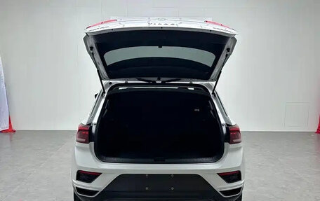 Volkswagen T-Roc I, 2023 год, 1 250 666 рублей, 20 фотография